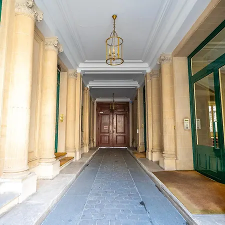 Chic Monceau Retreat شقة *