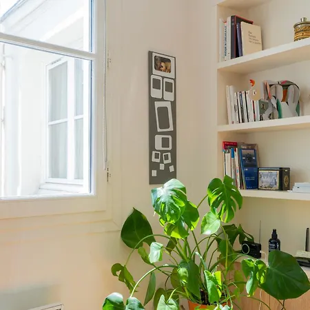 شقة Chic Monceau Retreat باريس