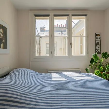 شقة Chic Monceau Retreat